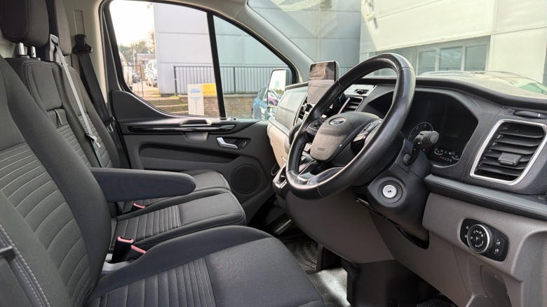 Ford Transit Custom 340 L2 Diesel Fwd 2.0 EcoBlue 170ps High Roof Limited Van Auto